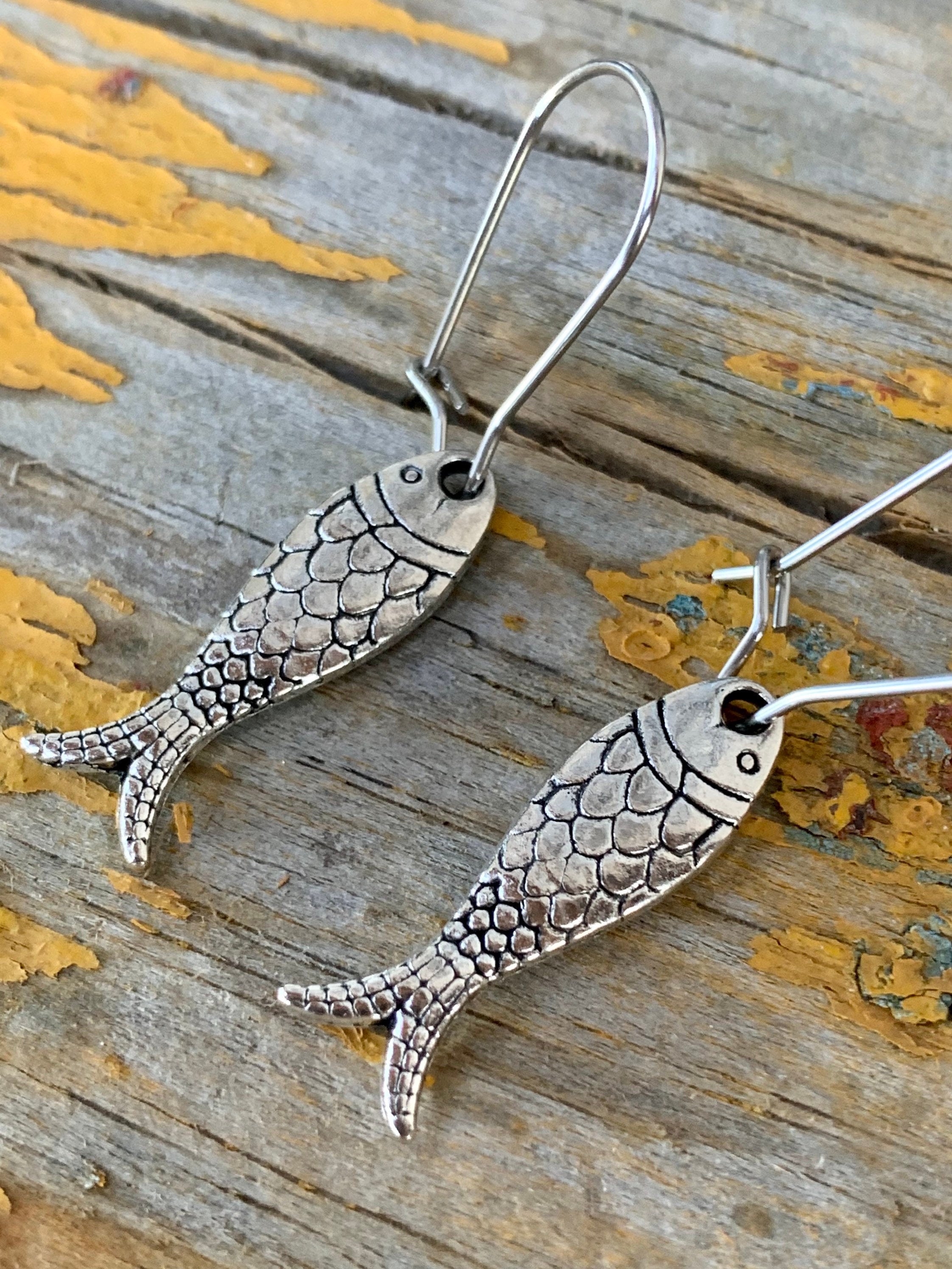 Boucles D'Oreilles Poisson Style Tibétain - Mignonnes, Pendantes, Alliage Et Verre - Neuf Sans Emballage