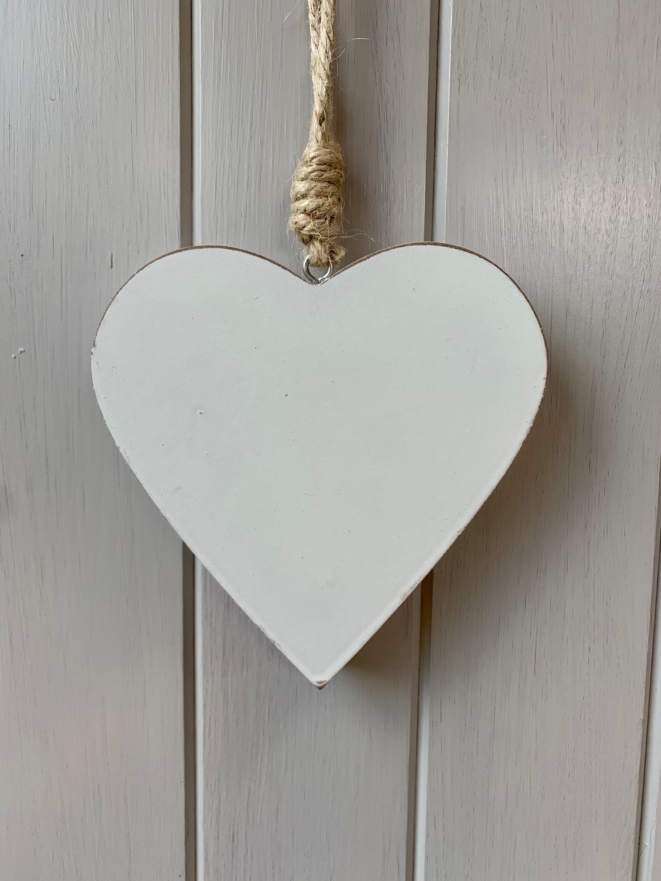 Chunky White Shabby Chic Hanging Heart Cintre