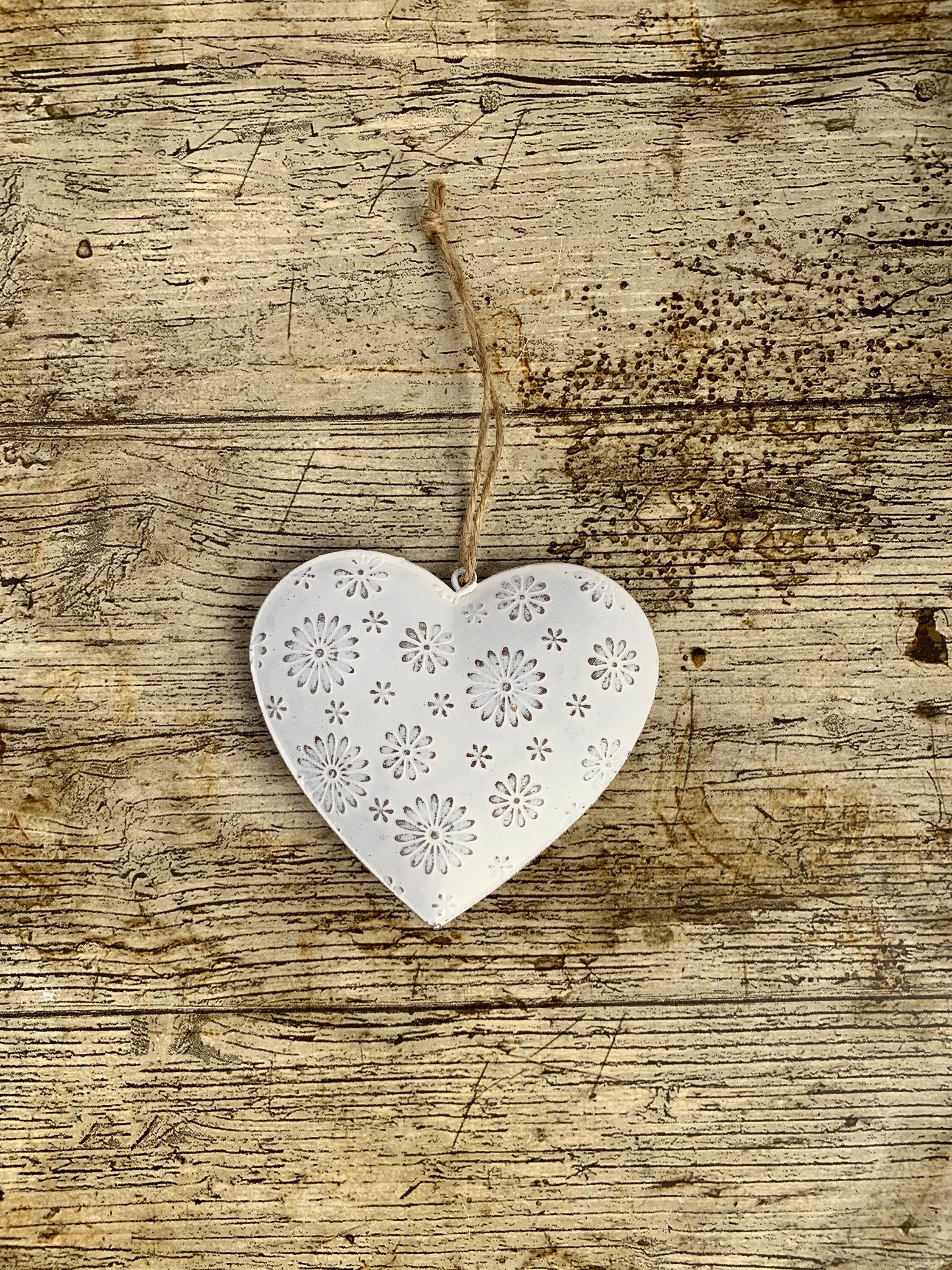 Pretty Shabby Chic Distressed Look Lace Design White Metal Hanging Heart  Decorations 10 Cm 