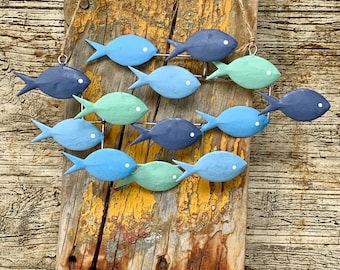 Banc de poissons à suspendre The Blue Lagoon Shoal, cadeau de décoration en métal pour amoureux de la mer