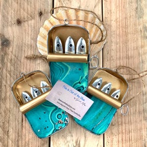 Dose Sardinen Fisch mit Ocean Achat Design hängenden Metalldose Dekoration Ornament Kleiderbügel