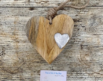 Appendiabiti in legno Shabby Chic con cuore in argento, piccolo regalo di nozze per San Valentino