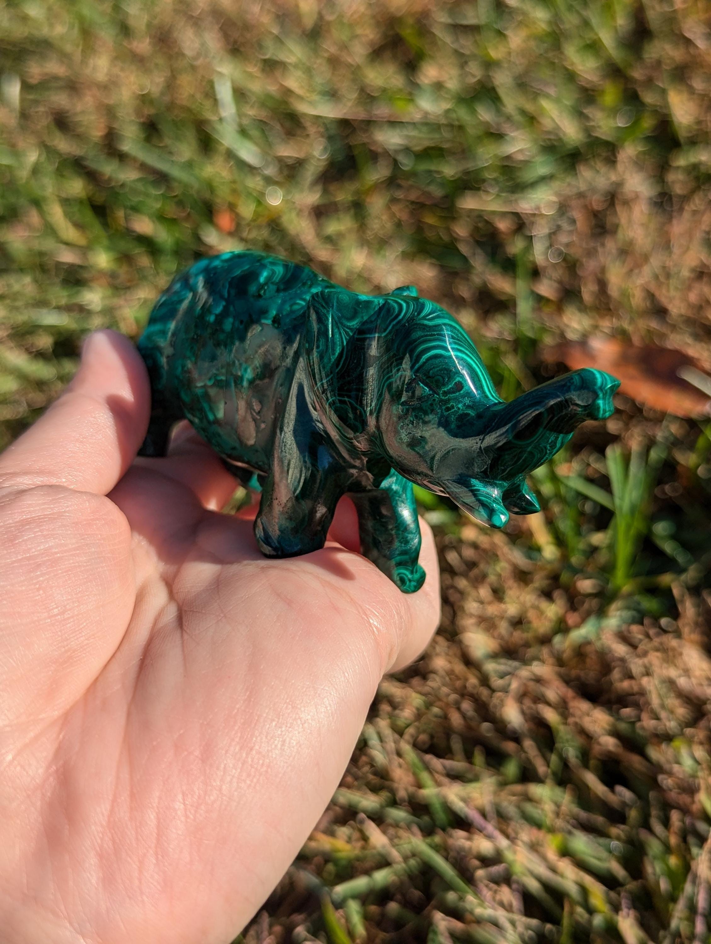 マラカイトの象の彫刻 - 鼻を上にして - Etsy 日本