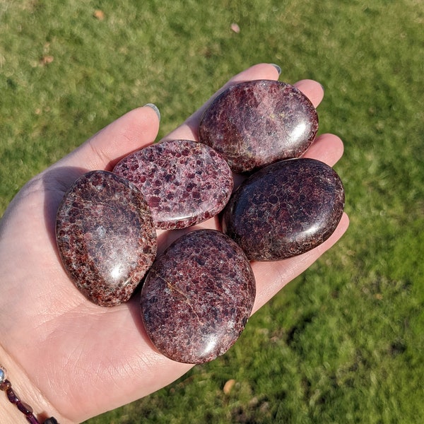 High quality garnet palm stones - small or large size