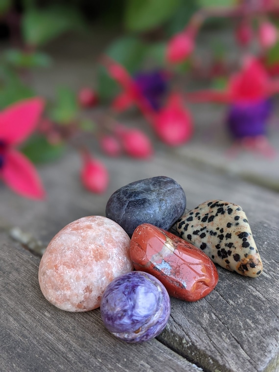 Anti burn out crystals- Sunstone/Dalmatian Jasper/Iolite/Red Jasper/Charoite