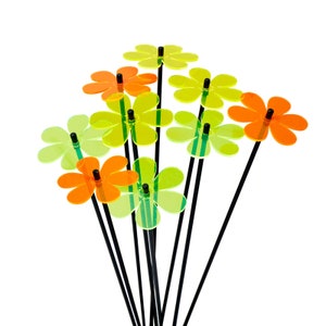 Juego de 9 margaritas de colores brillantes que atrapan el sol, estacas decorativas para jardín de 50 cm/19,7 pulgadas de alto, ideal para celebraciones al aire libre o como regalo para jardineros