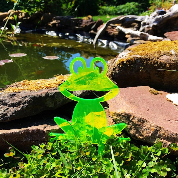 Decorative Garden Stake Happy Frog | Medium Garden Ornament | Garden Décor Gift | Fun Outdoor Accessory