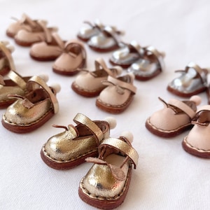 Maileg mouse shoes, fits big sister/brother  shoes, miniature shoes, dollhouse shoes, 1/6th scale shoes, Maileg accessories.