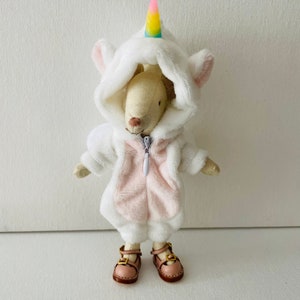Disfraz de unicornio de Maileg, atuendo de Maileg, mono de Maileg, ropa de Maileg, ropa de casa de muñecas, escala 1/12, miniaturas de casa de muñecas.