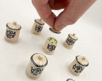 Miniatuur stiltonkaas in een F & M geïnspireerde pot, Poppenhuisvoedsel, schaal 1/6, poppenhuisminiaturen, miniatuurvoedsel, miniaturen, Maileg.