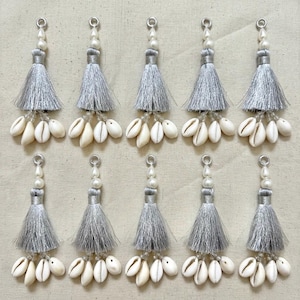 Lot de 10 pompons argentés | Pompons en perles et coquillages Kodi pour la confection de blouses et lehengas