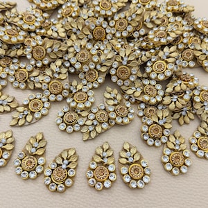 Guldfärgad strassblommig applikationslapp, indisk bruddekoration, sari lehenga blusmotiv - 10 st