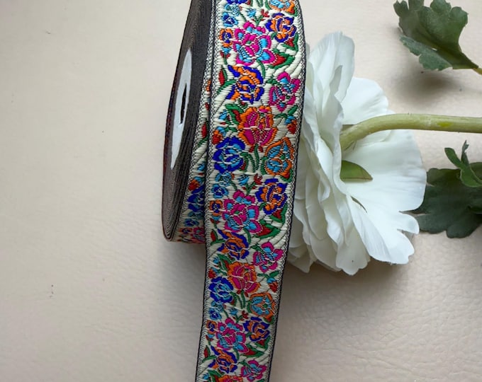 Ivory Floral Trim Lace for Dress Sewing, Bags, Home Decor, Ethnic Fashion - 9 Yards