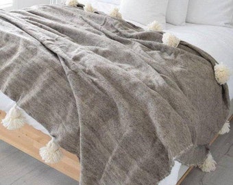 Hot Selling Wool Moroccan Pompom Blanket,pom pom Blanket,Throws Blanket,bedroom blanket,bedding,Wool blanket, bed spread, woven blanket