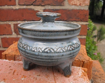 Liddle, tripod box, pots for everything