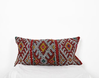 Berber pillow cover, Moroccan pillow, kilim pillow cover, handwoven pillow case by Berber women.