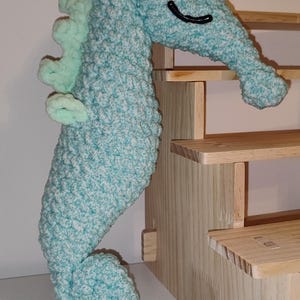 juguete de caballito de mar de ganchillo
