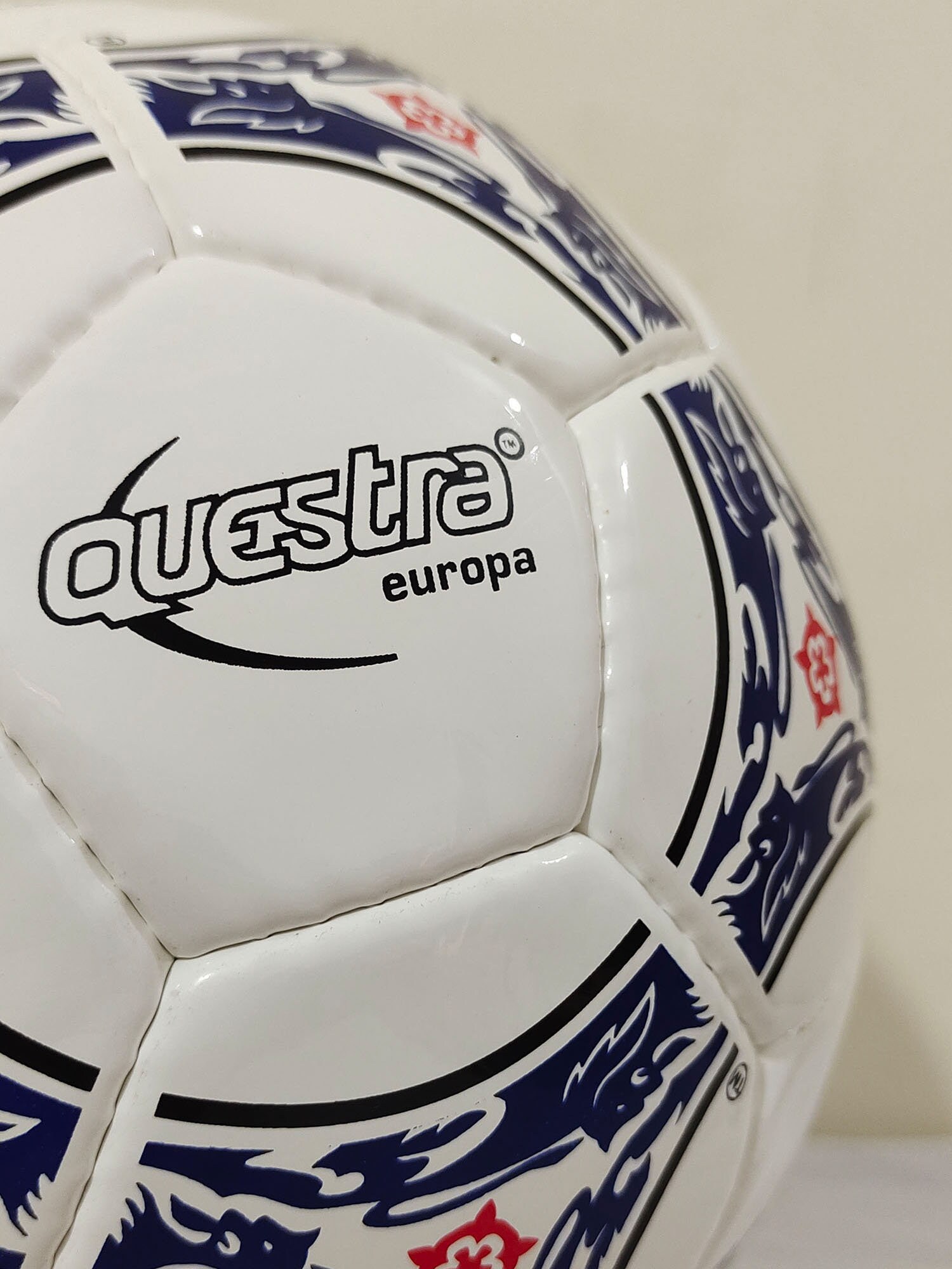 Visualizar Inolvidable Comercial Questra Europa Soccer Ball UEFA 95 Euro Championship Match - Etsy