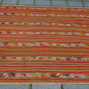 Vintage kilim, Old Red kilim, Turkish kilim, Are kilim, Traditional kilim, Striped kilim, Livingroom kilim, Organic Wool kilim 5.10x6.63ft