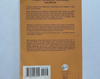 1986 Judy Blume It's Not the End of the World Paperback Book