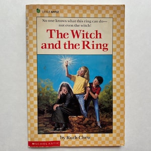 1989 The Witch and the Ring Paperback Chapter Book / Ruth Chew / 90s Kids Teens Reading