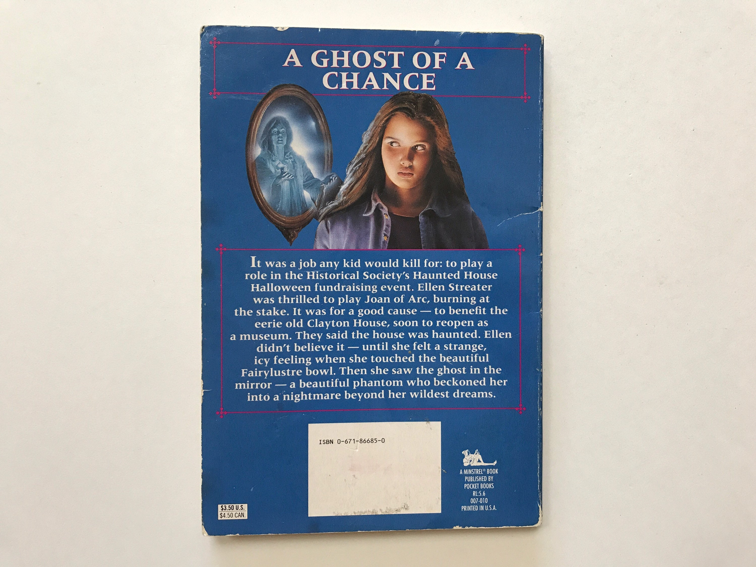 洋書 A Very Scary HAUNTED HOUSE A Very Scary Haunted House (Glows in the Dark): Barkan