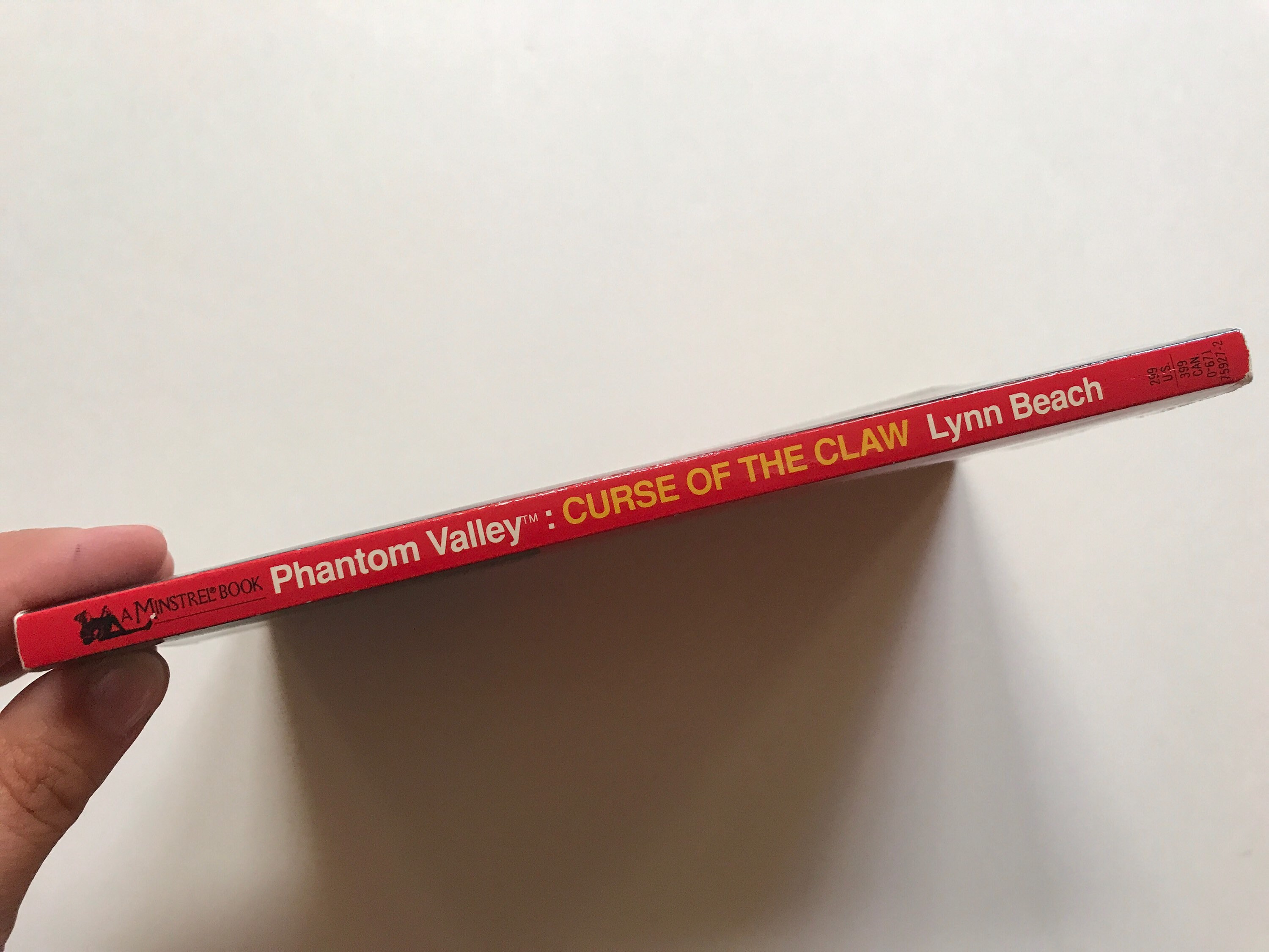 1993 Phantom Valley Paperback Chapter Book Curse of the Claw / Lynn