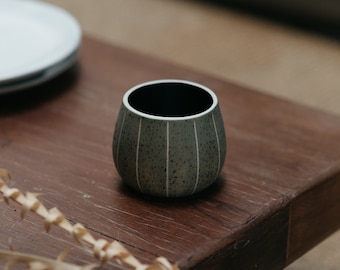 Green Ceramic Pot, Modern Home Decor (Dia 7 x H 6.6cm)