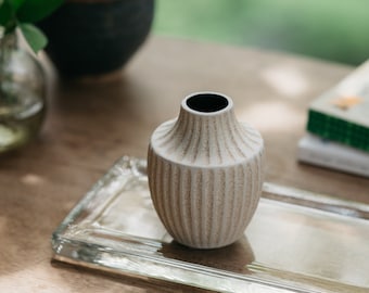 Sand White Urn Vase
