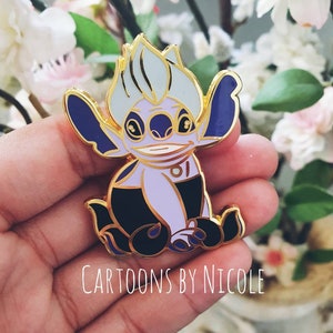 NEUER PREIS -On Sale - Fantasy Ursula Stitch Pin
