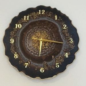 Goede Resin 13&quot; Wall, Desk Clock, Brown and Gold