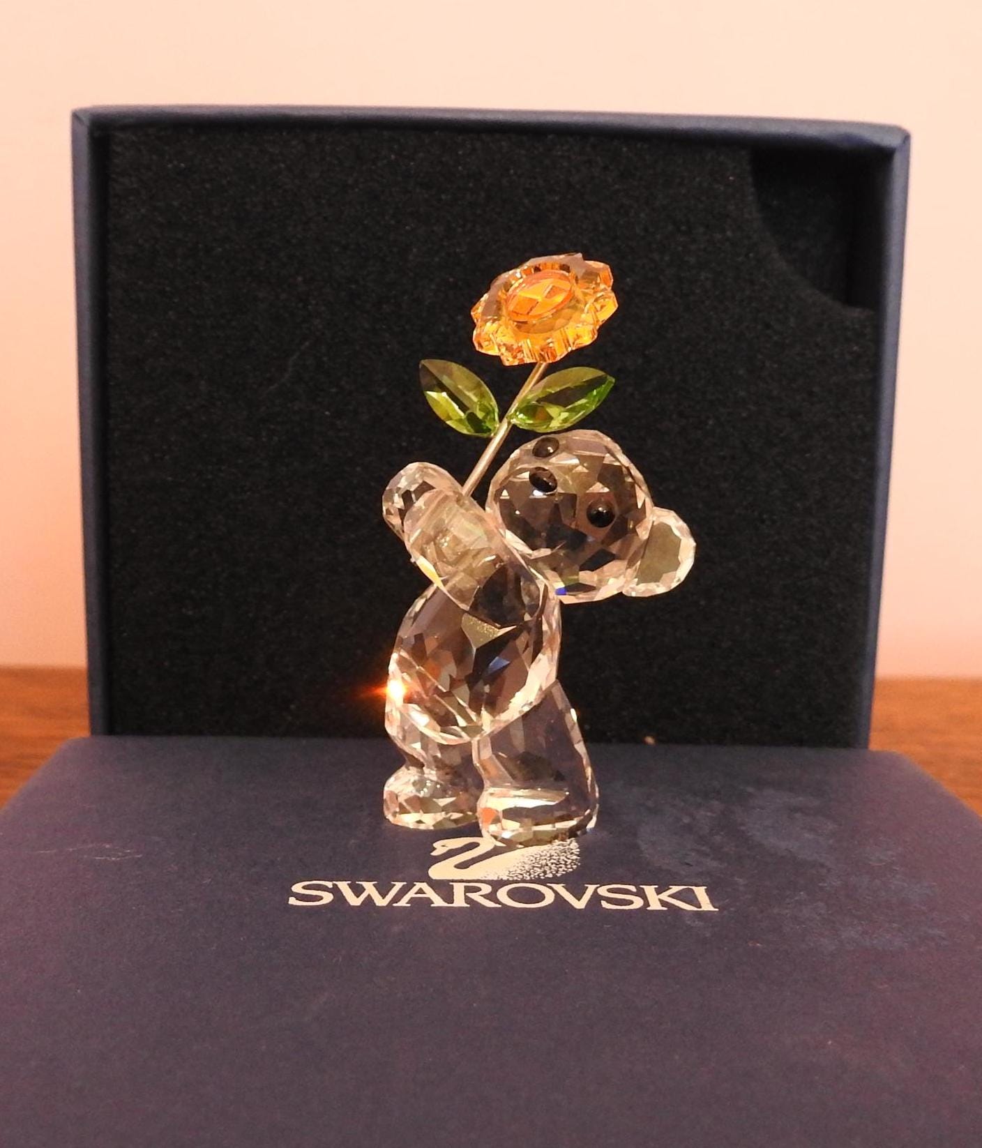 ど*て様 SWAROVSKI クマ ひまわり付き置物 Swarovski Crystal Kris Bear With Sunflower Especially for You With