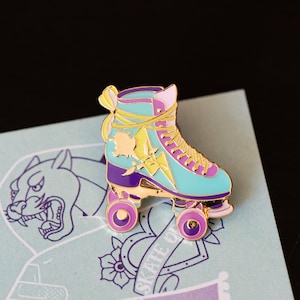 Roller Skate Enamel pin, gold badge, original souvenir