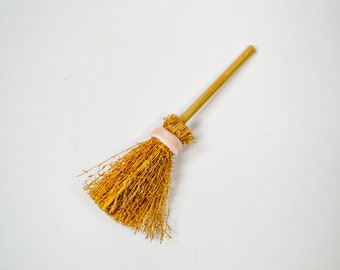 Modern Dollhouse Broom 1:12 Scale