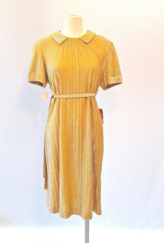 slim fit dress slacks Sparkly Golden Floral Sweetheart Short Metallic Homecoming Dress with  Keyholes main image 0