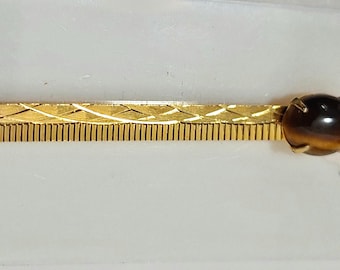 Vintage MCM herrslipsnål i guldfärgad oval form, polerad tigeröga cabochon ädelsten chatoyant sten, present till fars dag