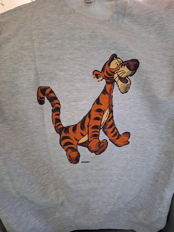1990s vintage the Disney Store Tigger graphic sweatshirt