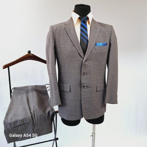 1949-50s Hart Schaffner Marx 2 piece men&#39;s suit (sharkskin?) Atomic fleck Double-vented 3 button single breasted jacket, pleated cuffed pant