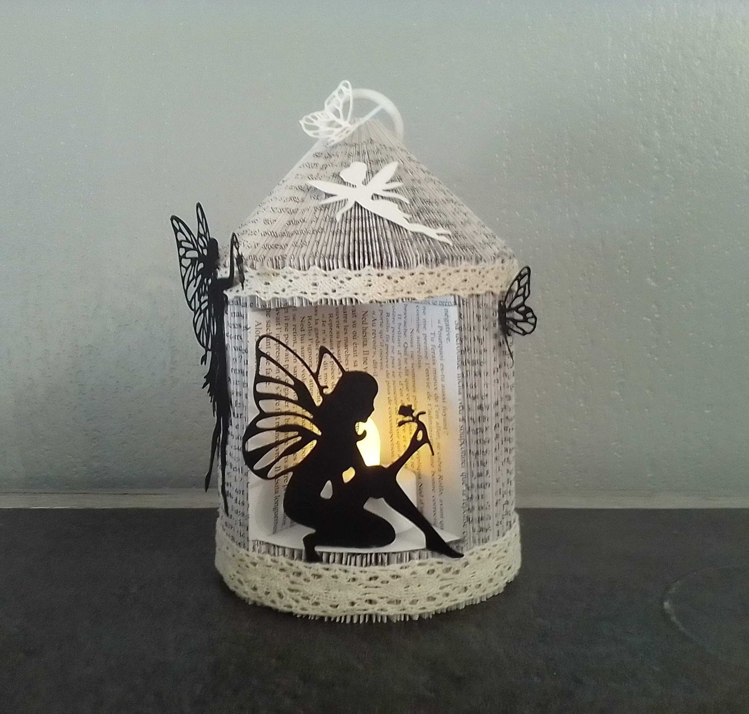 Une Elfe Lanterne en Livre Plié Entièrement Réalisée à La Main, Cadeau Original Pour Un Anniversaire