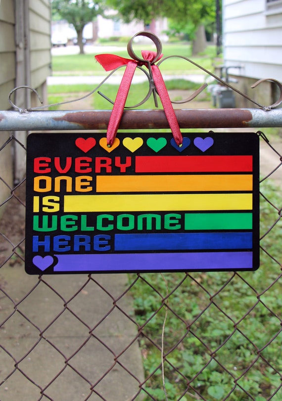 Tout le monde est le bienvenu ici SVG FILE Etsy