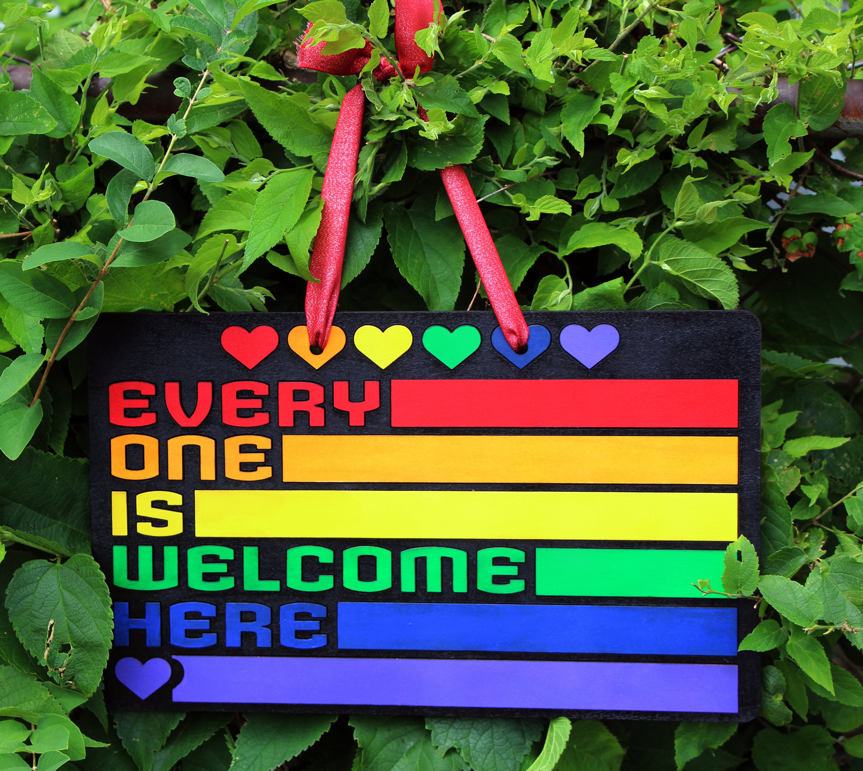 Tout le monde est le bienvenu ici SVG FILE Etsy