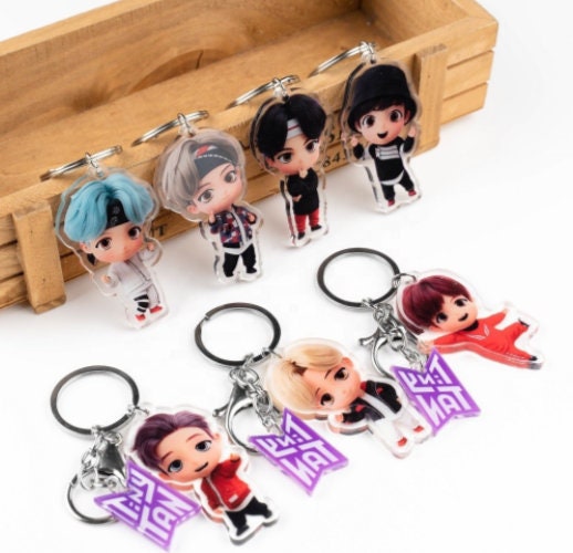 BTS キーホルダー かわいい BTS タイニータン MicDrop アクリルキーホルダー、BTS