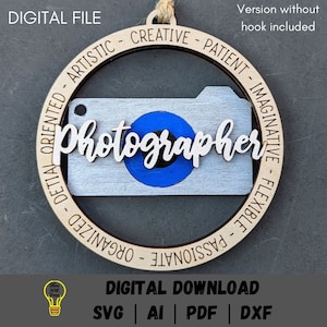 Svg photographe, fichier numérique d'ornement, cadeau pour photographe, breloque voiture svg, fichier découpé au laser de coupe et de partition conçu pour Glowforge