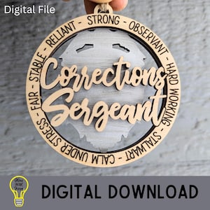 矯正官の軍曹 SVG、矯正官/刑務所/刑務官用の細い灰色の線飾り、切り取り線とスコアのデジタルダウンロードは Glowforge でテスト済み