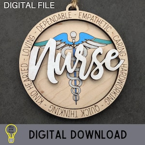Arquivo de ornamento svg de enfermeira, presente para enfermeira ou equipe médica, pingente de carro svg, download digital feito para Glowforge, arquivo somente de pontuação e corte