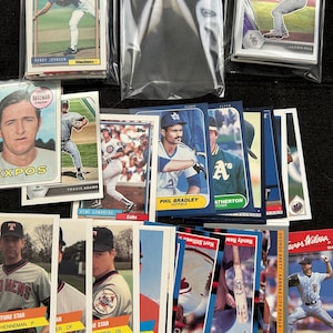 100 tarjetas de béisbol antiguas de tu equipo FAVORITO (1980-2010) ¡Debes enviarme un mensaje para obtener tu equipo después de realizar el pedido, por favor!
