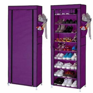 Puede incluir: Zapatero de tela morado con seis estantes. El zapatero est&aacute; ensamblado y tiene zapatos en cada estante.