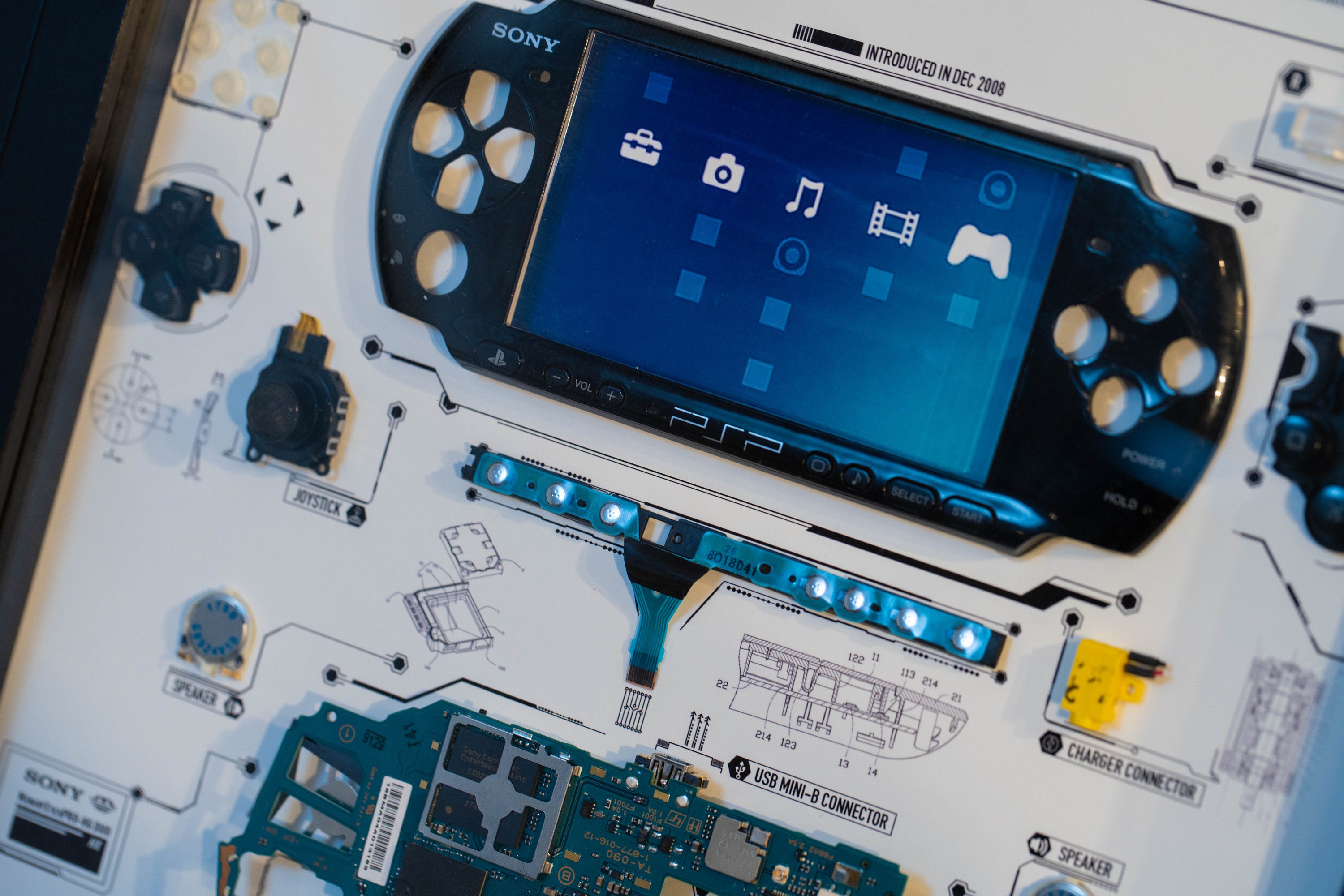 Disassembled PSP 1000 3000 With Frame, Disassemble Art, Sony