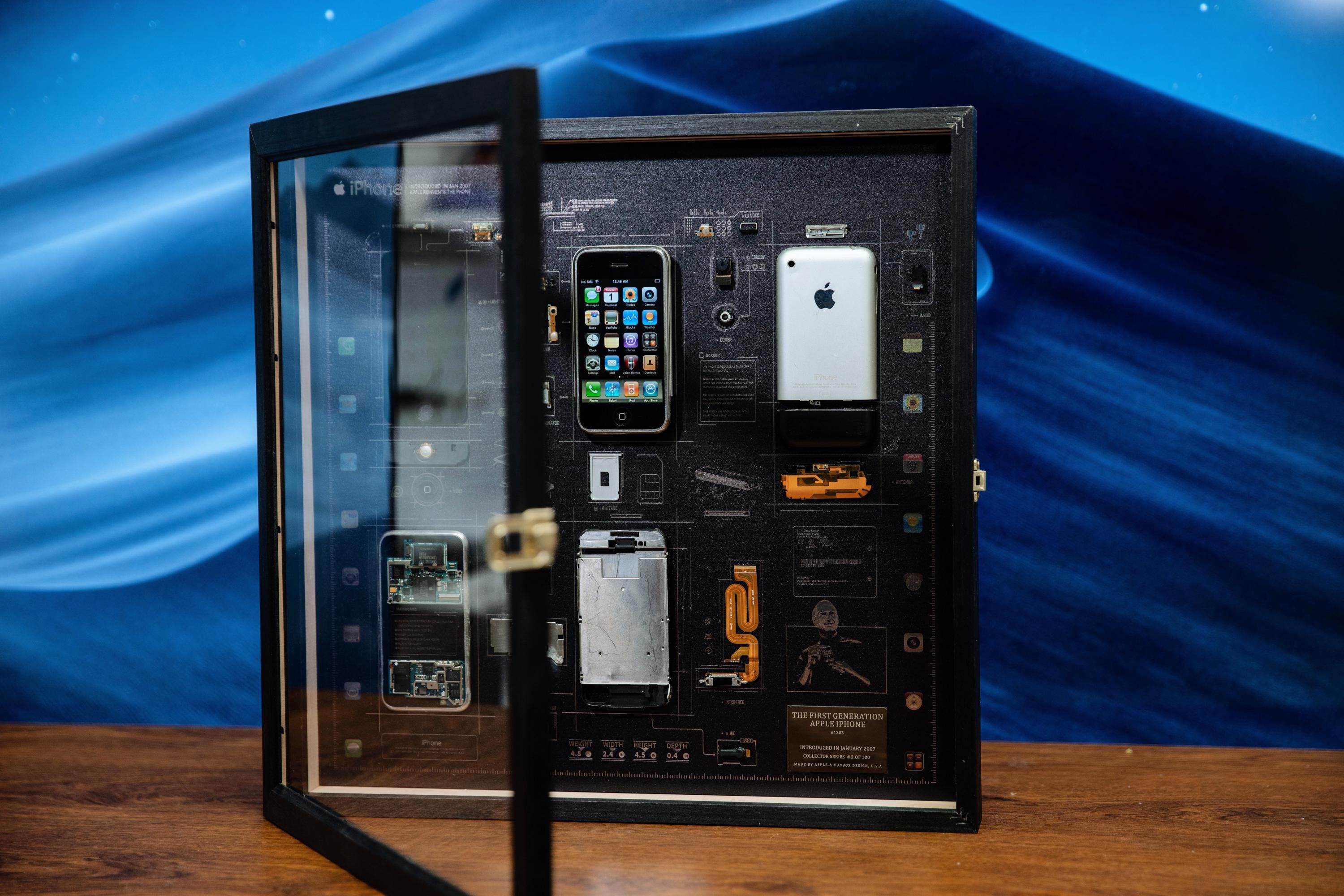 iPhone - onebrid Collector's Series Disassembled iPhone 1st Gen Art With