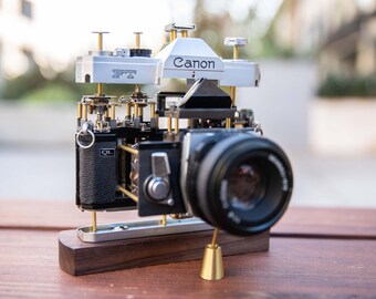分解された機械式フィルムカメラ、分解されたアート装飾、ニコン